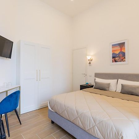 Blu Parthenope Suites Naples Extérieur photo
