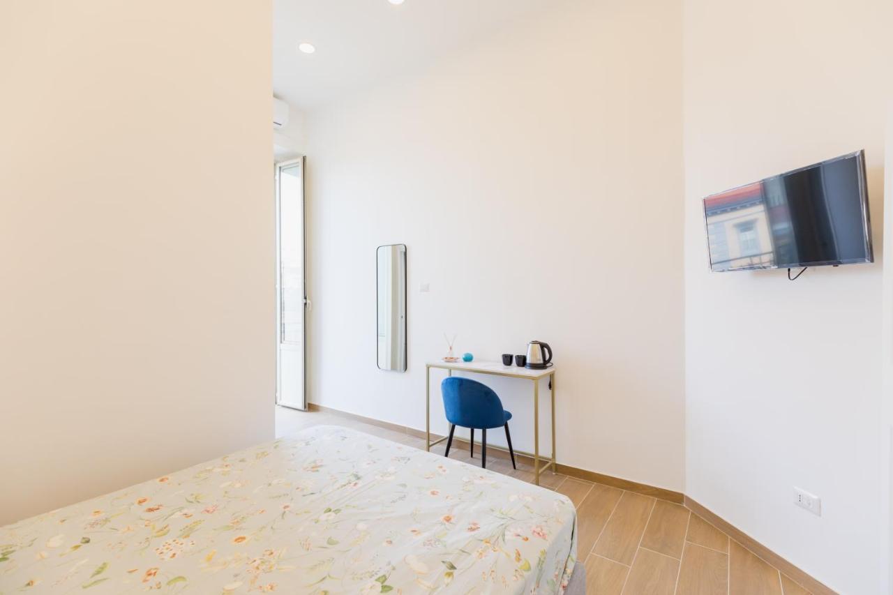 Blu Parthenope Suites Naples Extérieur photo