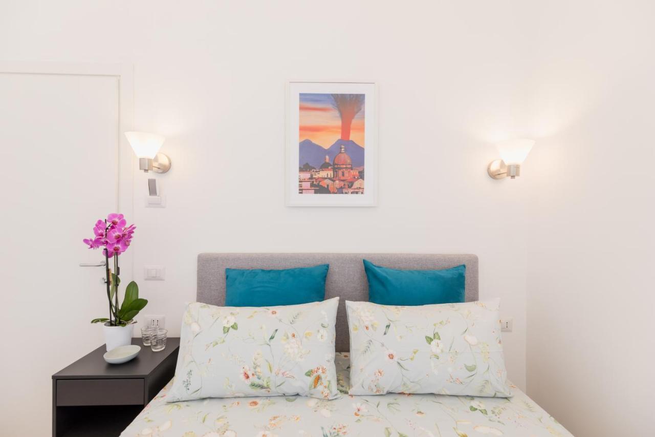 Blu Parthenope Suites Naples Extérieur photo