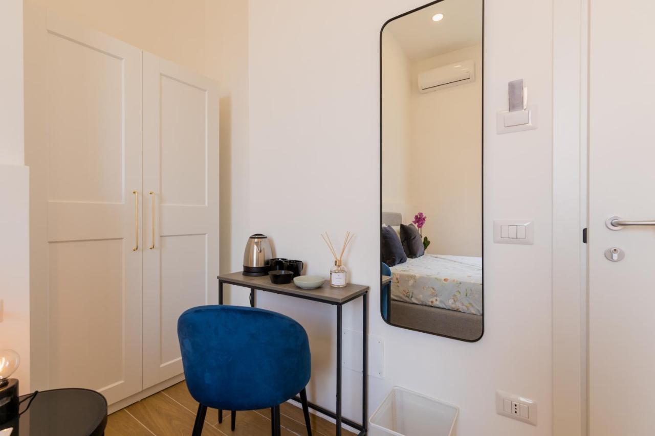 Blu Parthenope Suites Naples Extérieur photo