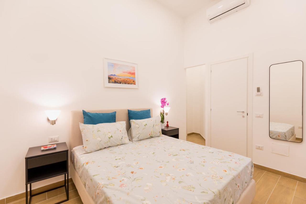 Blu Parthenope Suites Naples Extérieur photo
