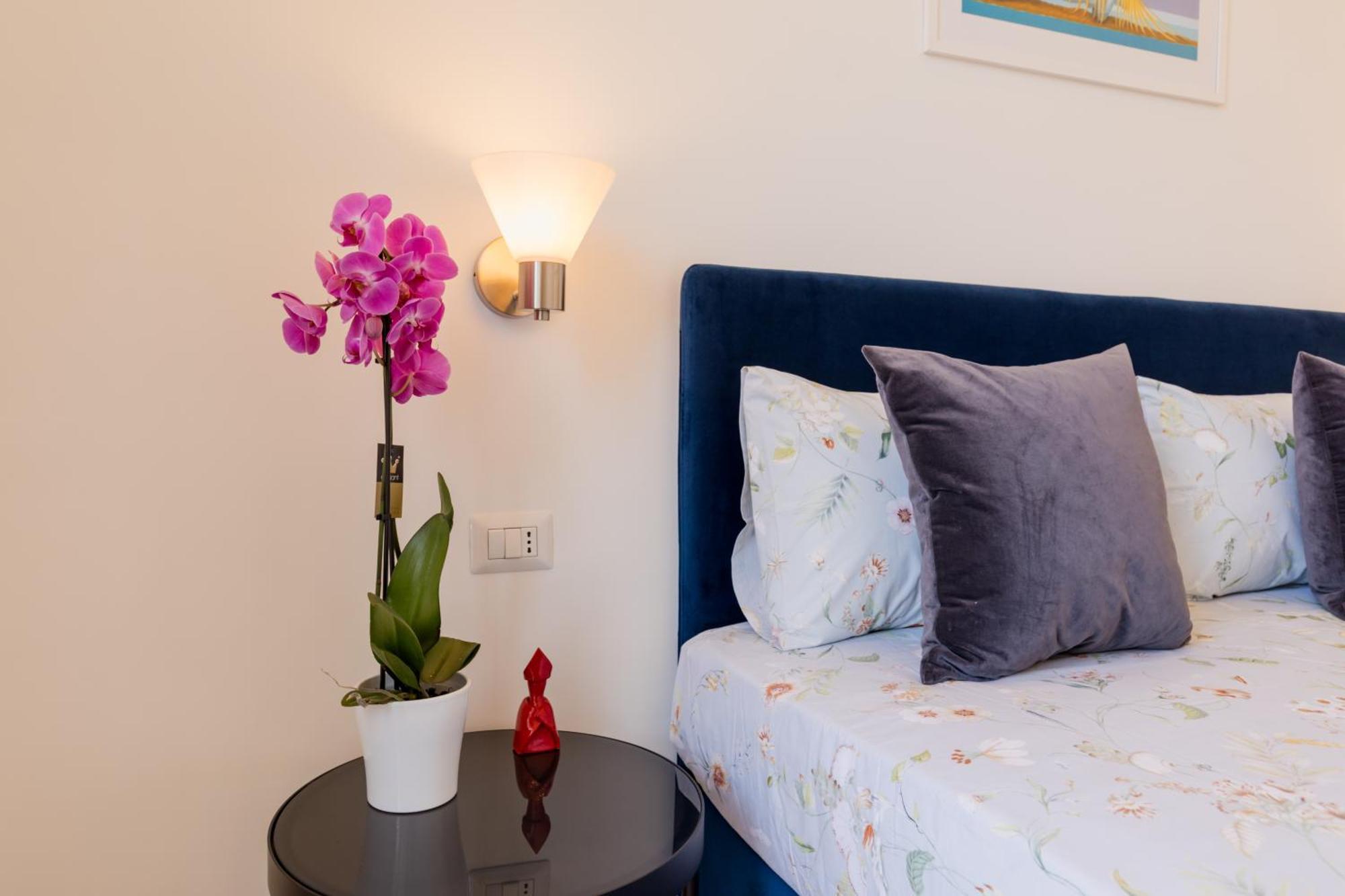 Blu Parthenope Suites Naples Extérieur photo