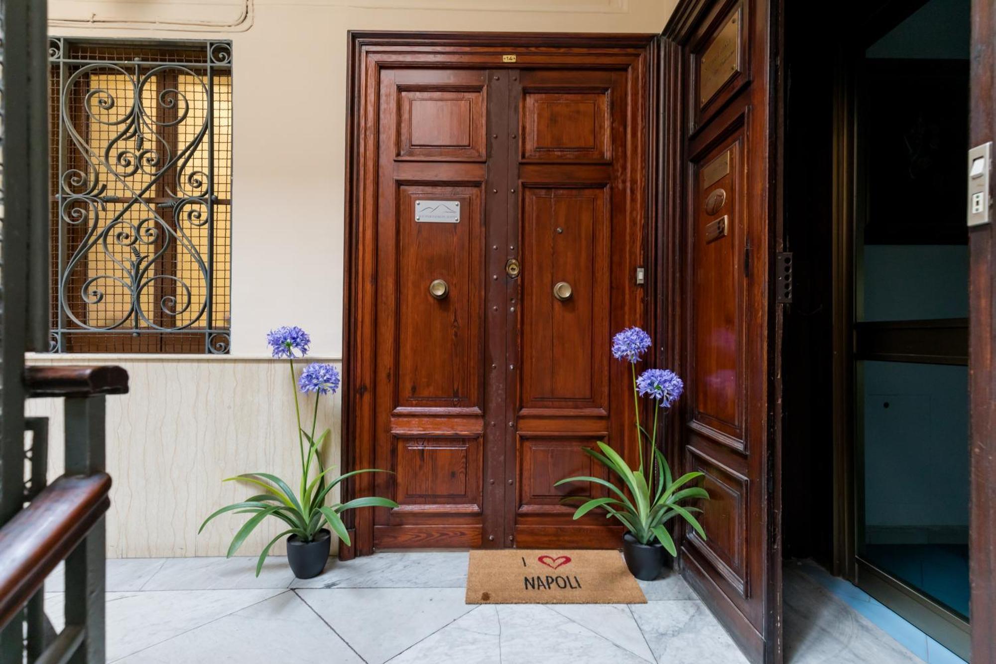 Blu Parthenope Suites Naples Extérieur photo