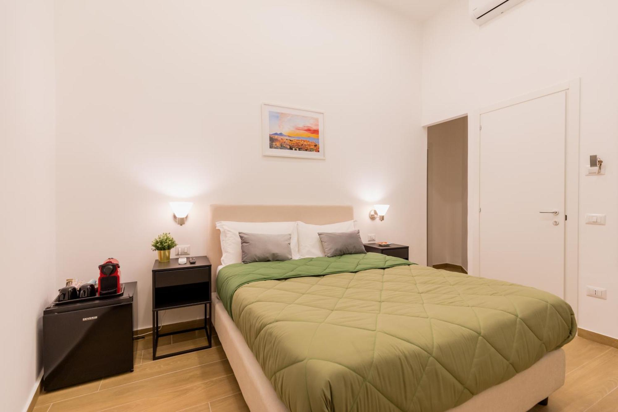 Blu Parthenope Suites Naples Extérieur photo